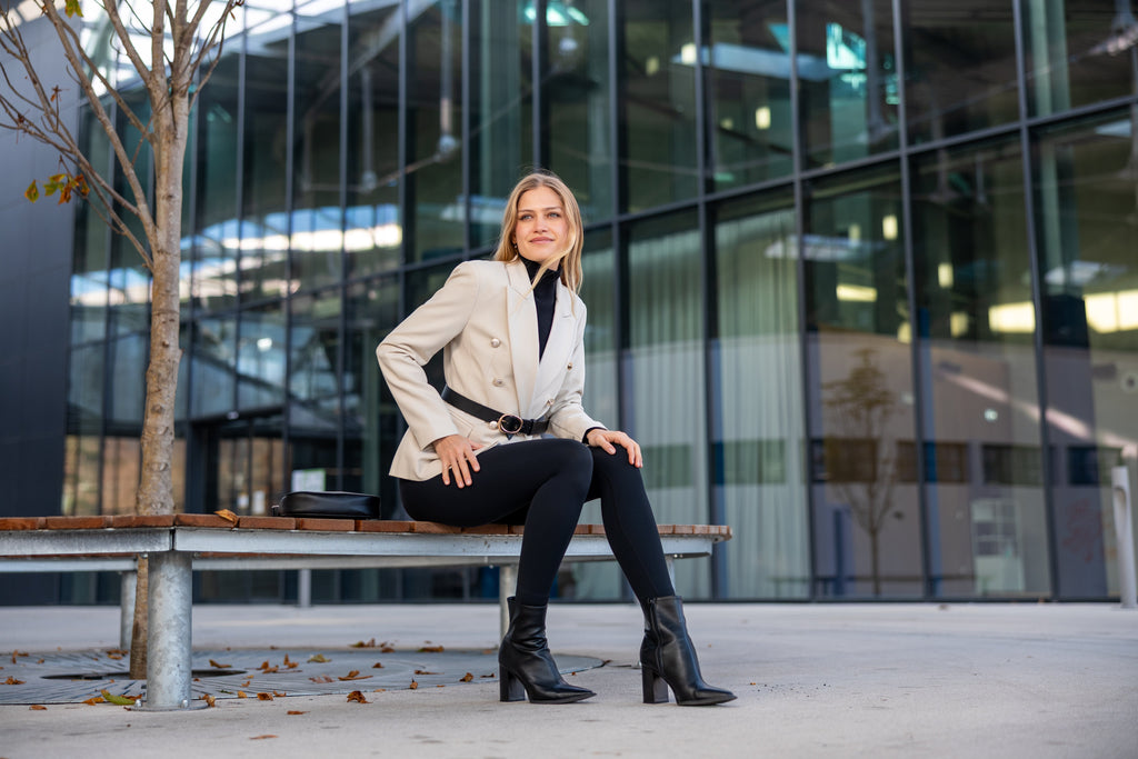 PROČ MUSÍTE MÍT V ŠATNÍKU ČERNÉ LEGÍNY